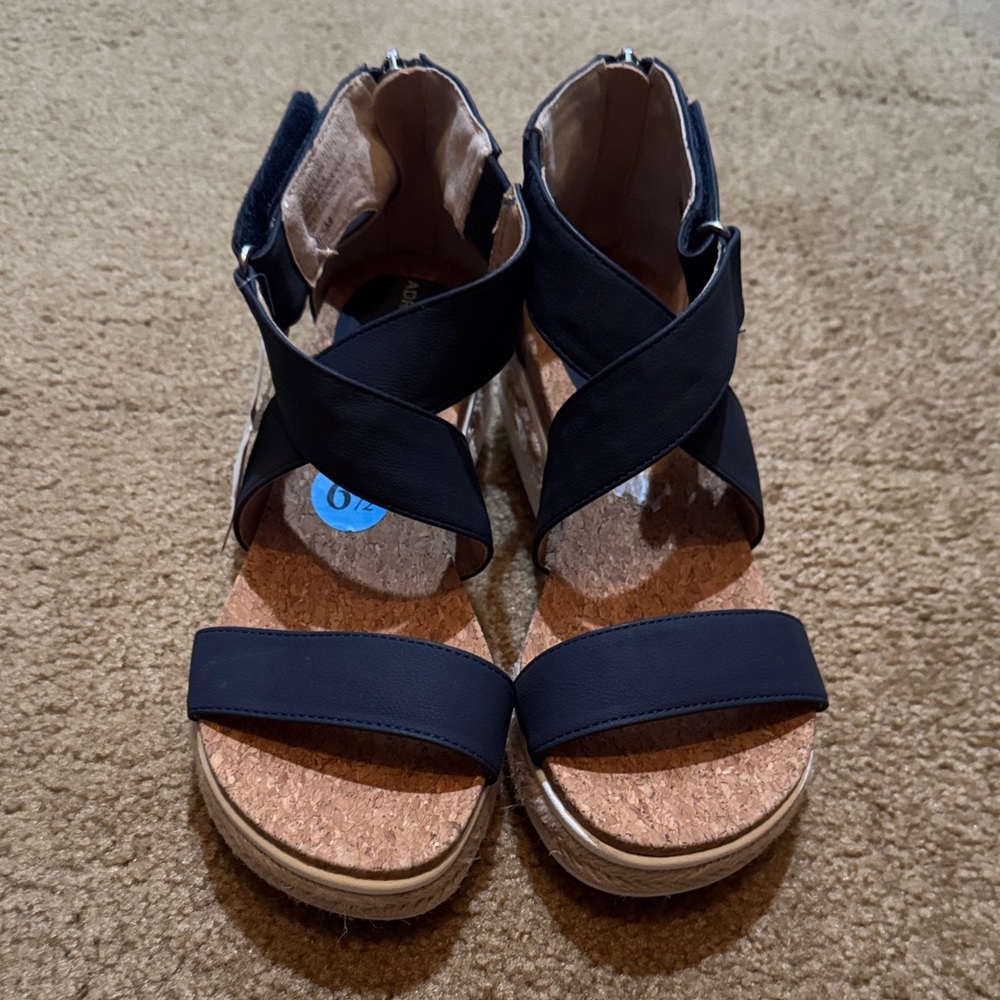 Adrienne Vittadini Navy Sandals